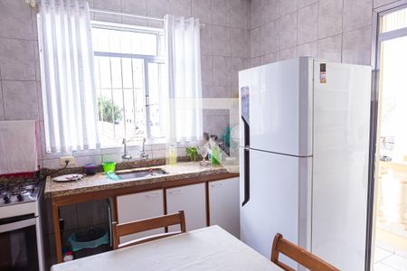 Casa à venda com 240m², 2 quartos e 2 vagas Casa à venda com 240m², 2 quartos e 2 vagasSobrado - Cozinha