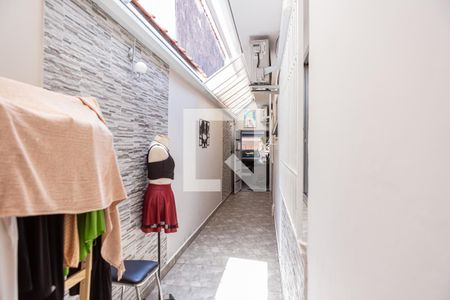 Casa à venda com 240m², 2 quartos e 2 vagas Casa à venda com 240m², 2 quartos e 2 vagascorredor lateral