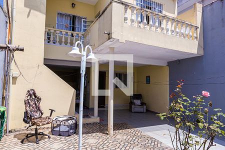 Casa à venda com 240m², 2 quartos e 2 vagas Casa à venda com 240m², 2 quartos e 2 vagasSobrado