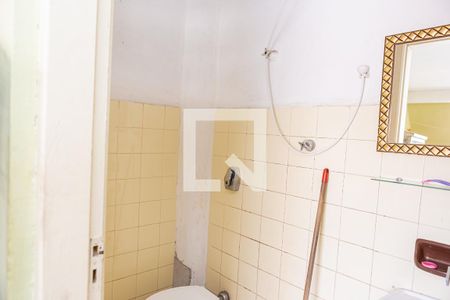 Casa à venda com 240m², 2 quartos e 2 vagas Casa à venda com 240m², 2 quartos e 2 vagasSobrado - banheiro