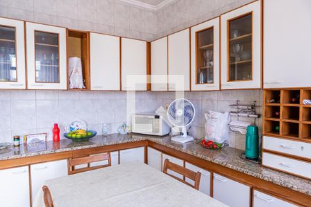 Casa à venda com 240m², 2 quartos e 2 vagas Casa à venda com 240m², 2 quartos e 2 vagasSobrado - Cozinha