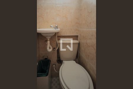 Casa à venda com 230m², 3 quartos e 2 vagas Casa à venda com 230m², 3 quartos e 2 vagasLavabo