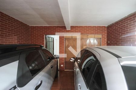 Casa à venda com 230m², 3 quartos e 2 vagas Casa à venda com 230m², 3 quartos e 2 vagasGaragem