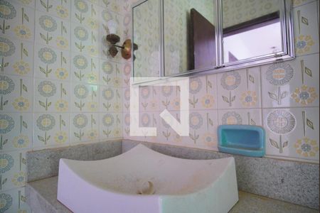 Casa à venda com 250m², 3 quartos e 4 vagasBanheiro Corredor