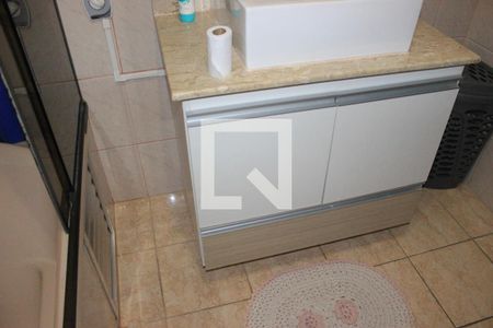 Casa à venda com 223m², 4 quartos e 3 vagasBanheiro 1