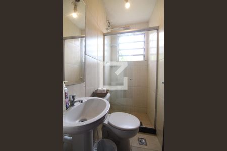 Casa de condomínio à venda com 299m², 3 quartos e 2 vagas Casa de condomínio à venda com 299m², 3 quartos e 2 vagasBanheiro de serviço