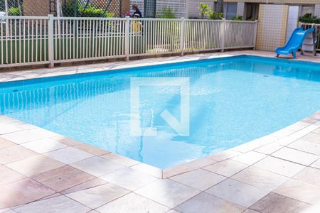 Apartamento à venda com 60m², 3 quartos e 1 vaga Apartamento à venda com 60m², 3 quartos e 1 vagaÁrea comum - Piscina