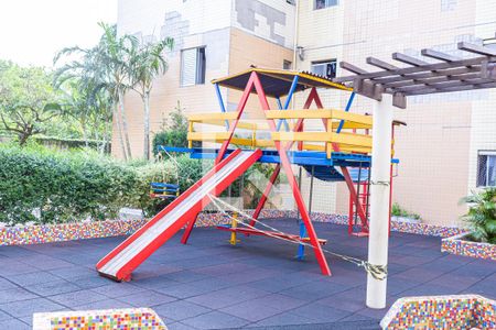 Apartamento à venda com 60m², 3 quartos e 1 vaga Apartamento à venda com 60m², 3 quartos e 1 vagaÁrea comum - Playground