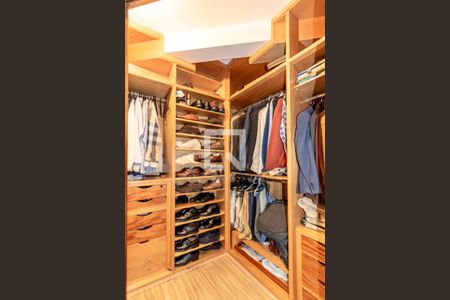 Apartamento à venda com 198m², 3 quartos e 3 vagas Apartamento à venda com 198m², 3 quartos e 3 vagasQuarto 1