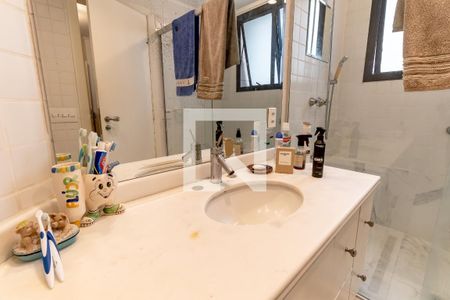 Apartamento à venda com 198m², 3 quartos e 3 vagas Apartamento à venda com 198m², 3 quartos e 3 vagasBanheiro do Quarto 1