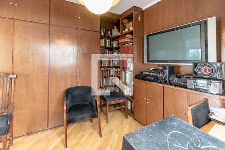 Apartamento à venda com 198m², 3 quartos e 3 vagas Apartamento à venda com 198m², 3 quartos e 3 vagasEscritório