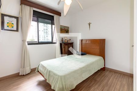 Apartamento à venda com 198m², 3 quartos e 3 vagas Apartamento à venda com 198m², 3 quartos e 3 vagasQuarto 2