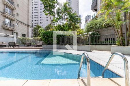 Apartamento à venda com 198m², 3 quartos e 3 vagas Apartamento à venda com 198m², 3 quartos e 3 vagasÁrea comum - Piscina