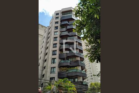 Apartamento à venda com 198m², 3 quartos e 3 vagas Apartamento à venda com 198m², 3 quartos e 3 vagasFachada