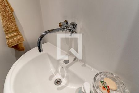 Apartamento à venda com 198m², 3 quartos e 3 vagas Apartamento à venda com 198m², 3 quartos e 3 vagasLavabo