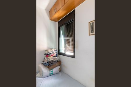 Apartamento à venda com 198m², 3 quartos e 3 vagas Apartamento à venda com 198m², 3 quartos e 3 vagasQuarto de Serviço