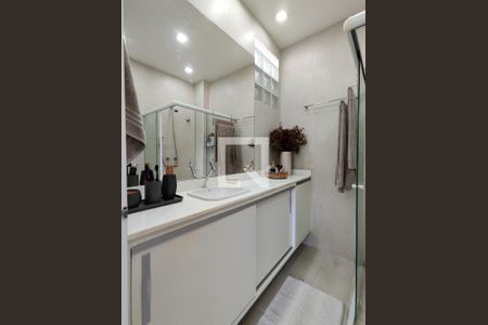 Apartamento à venda com 67m², 2 quartos e 1 vaga Apartamento à venda com 67m², 2 quartos e 1 vagaBanheiro