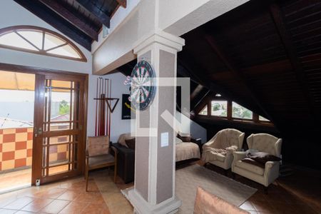 Casa para alugar com 700m², 4 quartos e 4 vagasSótão