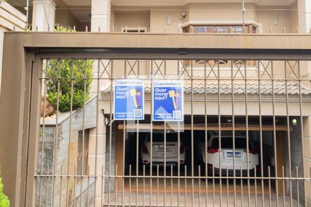 Casa para alugar com 700m², 4 quartos e 4 vagasFachada-Instalação de Plaquinhas 