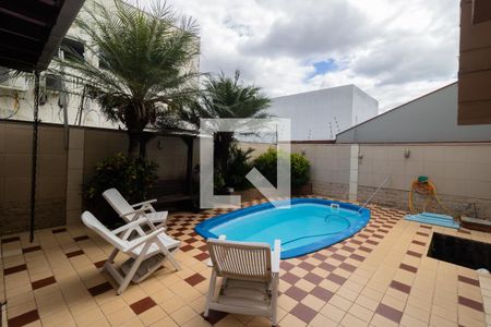 Casa para alugar com 700m², 4 quartos e 4 vagasQuintal