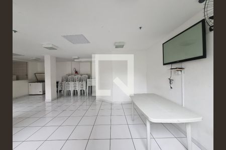Apartamento à venda com 48m², 2 quartos e 1 vaga Apartamento à venda com 48m², 2 quartos e 1 vagaÁrea comum - Salão de festas