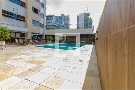 Apartamento para alugar com 262m², 3 quartos e 2 vagas Apartamento para alugar com 262m², 3 quartos e 2 vagasÁrea comum - Piscina