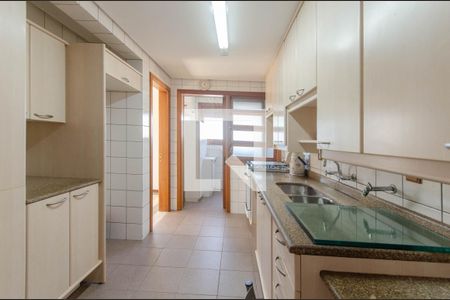 Apartamento para alugar com 262m², 3 quartos e 2 vagas Apartamento para alugar com 262m², 3 quartos e 2 vagasCozinha
