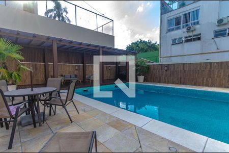 Apartamento para alugar com 262m², 3 quartos e 2 vagas Apartamento para alugar com 262m², 3 quartos e 2 vagasÁrea comum - Piscina