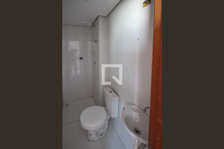 Banheiro de apartamento para alugar com 2 quartos, 32m² em Chácara Belenzinho, São Paulo