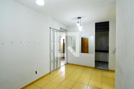 Sala  de apartamento para alugar com 2 quartos, 50m² em Camargos, Belo Horizonte