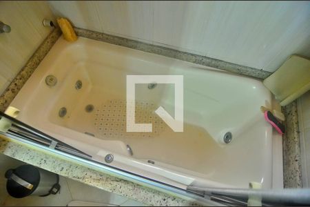 Casa à venda com 340m², 3 quartos e 6 vagasBanheiro Suíte