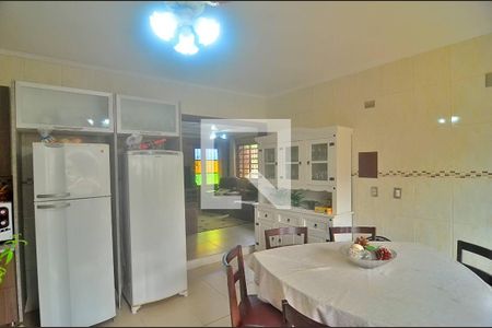 Casa à venda com 340m², 3 quartos e 6 vagasCozinha