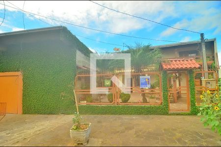 Casa à venda com 340m², 3 quartos e 6 vagasFachada