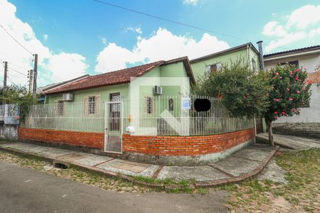 Casa à venda com 150m², 4 quartos e 2 vagasFachada