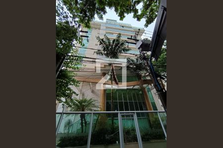 Apartamento à venda com 133m², 2 quartos e 2 vagas Apartamento à venda com 133m², 2 quartos e 2 vagasFachada