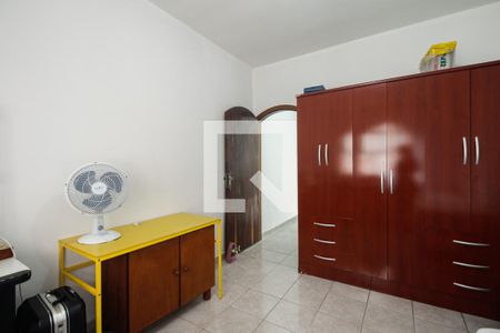 Casa à venda com 212m², 4 quartos e 3 vagas Casa à venda com 212m², 4 quartos e 3 vagasCasa 02 - Quarto