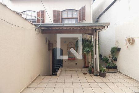 Casa à venda com 212m², 4 quartos e 3 vagas Casa à venda com 212m², 4 quartos e 3 vagasCasa 02 - Quintal