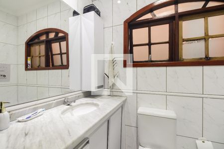 Casa à venda com 212m², 4 quartos e 3 vagas Casa à venda com 212m², 4 quartos e 3 vagasCasa 01 - Banheiro Suíte