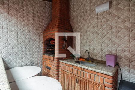 Casa à venda com 212m², 4 quartos e 3 vagas Casa à venda com 212m², 4 quartos e 3 vagasCasa 01 - Quintal e Churrasqueira