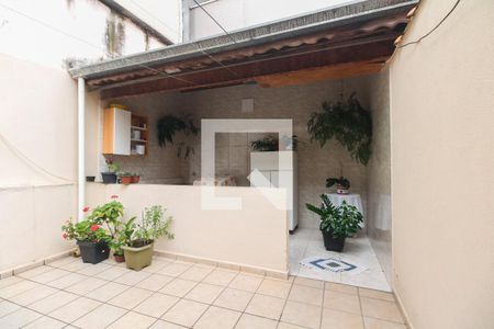 Casa à venda com 212m², 4 quartos e 3 vagas Casa à venda com 212m², 4 quartos e 3 vagasCasa 02 - Quintal