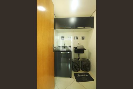 Casa de condomínio à venda com 120m², 2 quartos e 1 vagaÁrea de Serviço