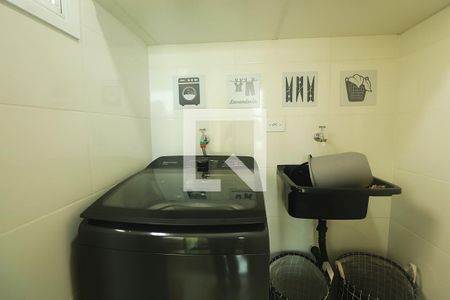 Casa de condomínio à venda com 120m², 2 quartos e 1 vagaÁrea de Serviço