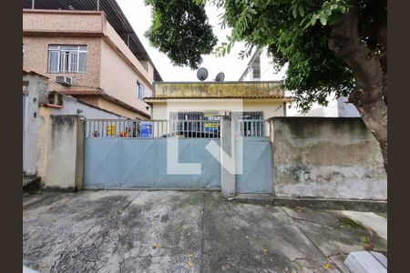 Casa à venda com 300m², 4 quartos e 2 vagas Casa à venda com 300m², 4 quartos e 2 vagasFachada casa