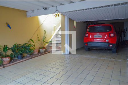 Casa à venda com 190m², 2 quartos e 3 vagas Casa à venda com 190m², 2 quartos e 3 vagasGaragem