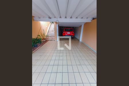 Casa à venda com 190m², 2 quartos e 3 vagas Casa à venda com 190m², 2 quartos e 3 vagasGaragem