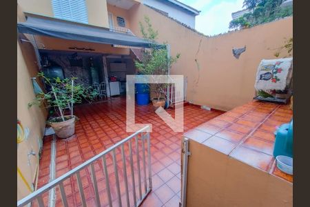 Casa à venda com 190m², 2 quartos e 3 vagas Casa à venda com 190m², 2 quartos e 3 vagasQuintal