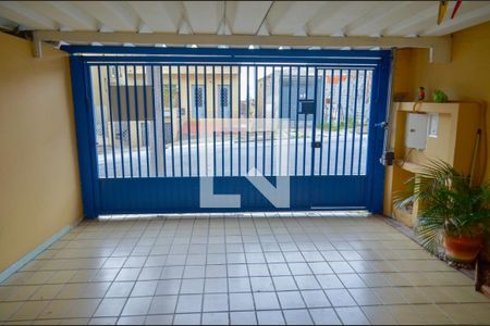 Casa à venda com 190m², 2 quartos e 3 vagas Casa à venda com 190m², 2 quartos e 3 vagasGaragem