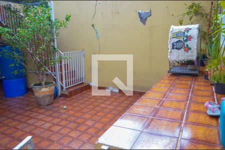 Casa à venda com 190m², 2 quartos e 3 vagas Casa à venda com 190m², 2 quartos e 3 vagasQuintal