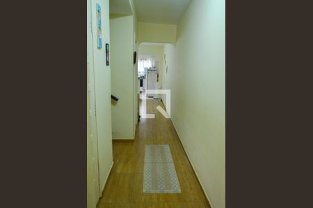 Casa à venda com 190m², 2 quartos e 3 vagas Casa à venda com 190m², 2 quartos e 3 vagasCorredor