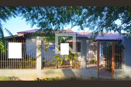 Casa à venda com 150m², 4 quartos e 2 vagas Casa à venda com 150m², 4 quartos e 2 vagasfachada